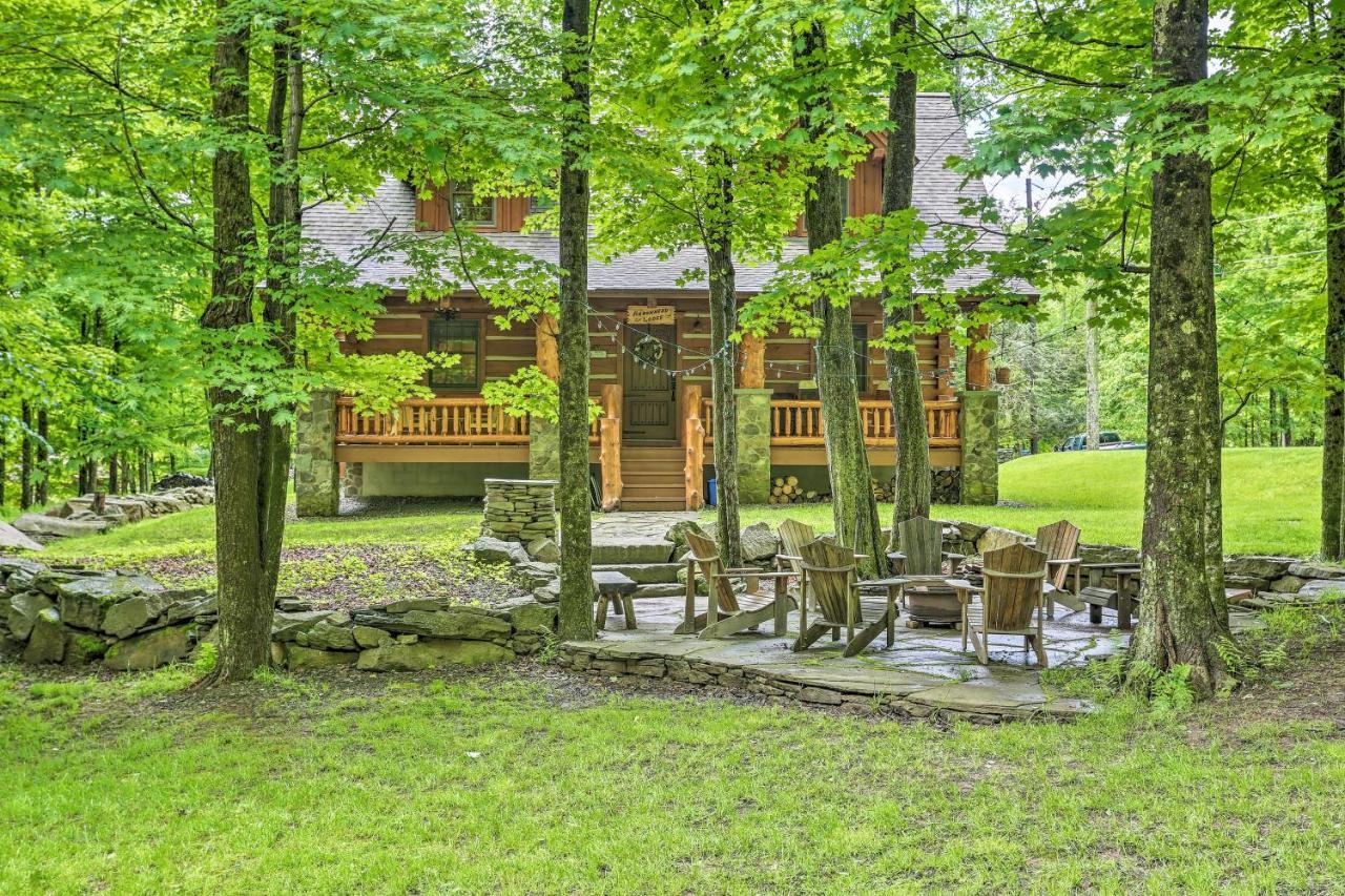 Lake Ariel Lake Wallenpaupack Cabin With Shared Pool!ヴィラ エクステリア 写真