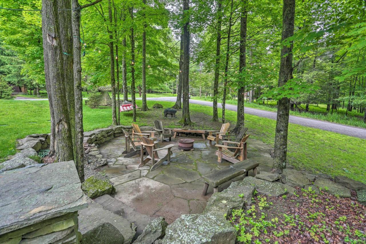 Lake Ariel Lake Wallenpaupack Cabin With Shared Pool!ヴィラ エクステリア 写真