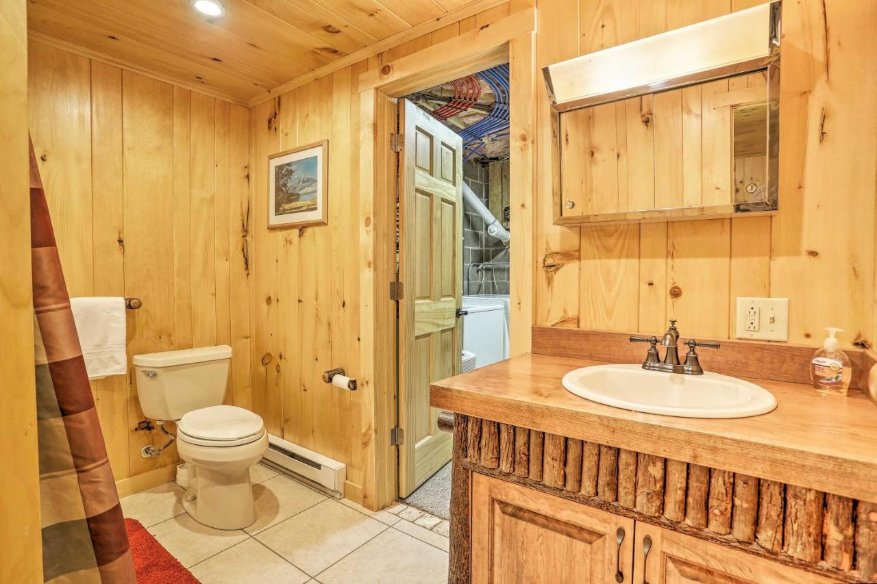 Lake Ariel Lake Wallenpaupack Cabin With Shared Pool!ヴィラ エクステリア 写真